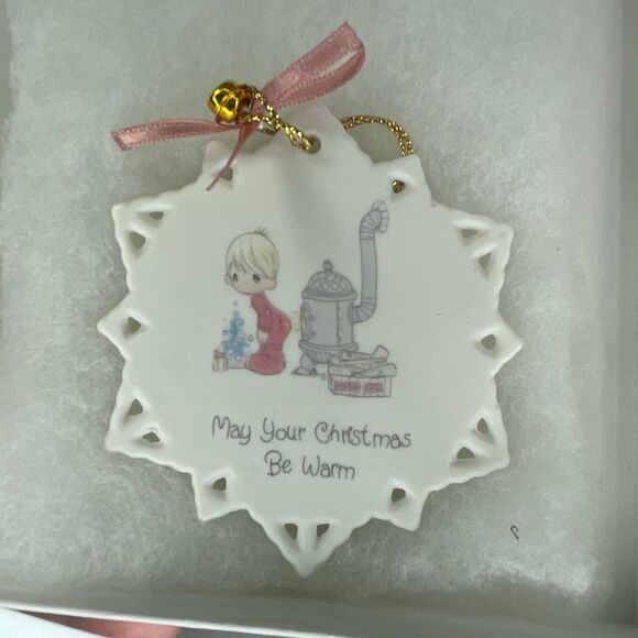 Precious Moments 1990 snowflake “May your Christmas Be Warm” - Picture 1 of 5